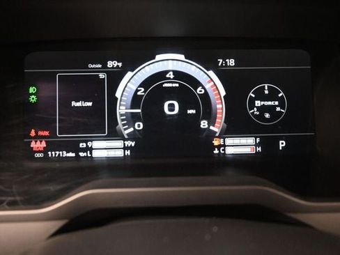 Used 2025 Toyota Tundra Limited AWD/4WD image 18