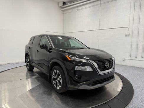 Used 2022 Nissan Rogue SV FWD image 1