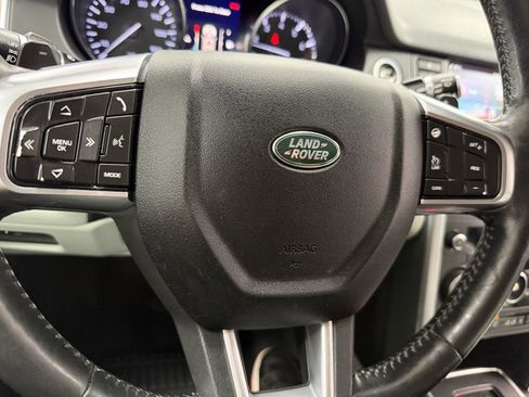 Used 2016 Land Rover Discovery Sport SE image 18