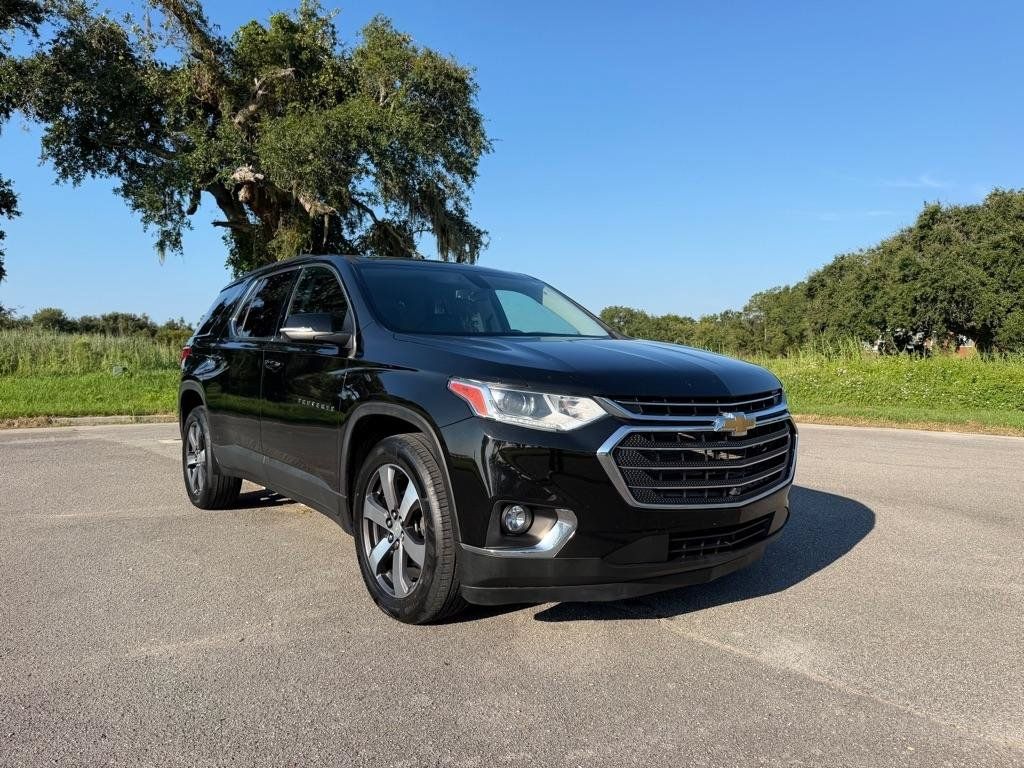 Used 2021 Chevrolet Traverse LT w/ LT Premium Package AWD/4WD image 8