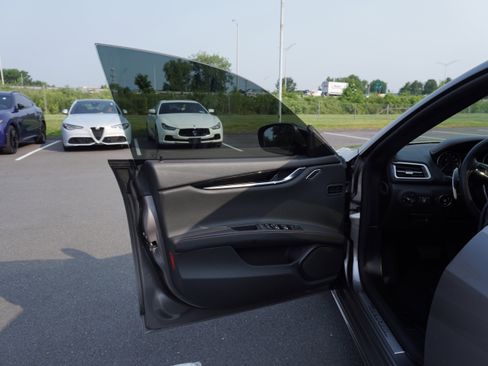 Used 2022 Maserati Ghibli Modena image 15