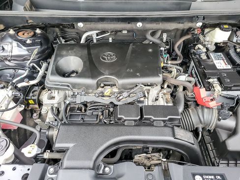 Used 2021 Toyota RAV4 LE image 22