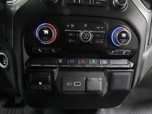 Used 2023 Chevrolet Silverado 2500 LT w/ Convenience Package image 9