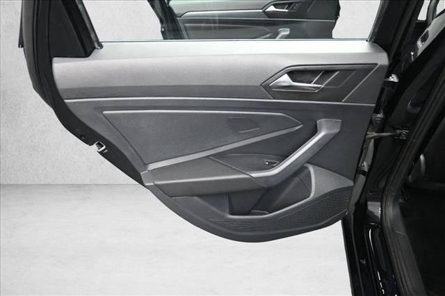 Used 2024 Volkswagen Jetta SE FWD image 22