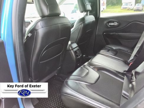 Used 2020 Jeep Cherokee Latitude Plus AWD/4WD image 16