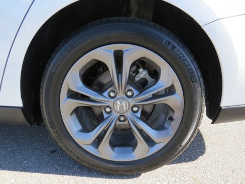 Used 2024 Honda Accord EX image 12