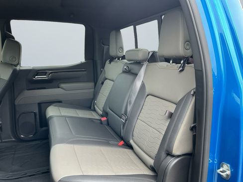 Used 2022 Chevrolet Silverado 1500 ZR2 image 14