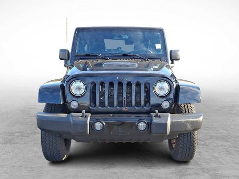 Used 2017 Jeep Wrangler Unlimited Sahara image 2