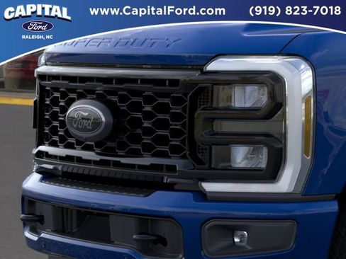New 2026 Ford F250 Lariat w/ Black Appearance Package AWD/4WD image 17