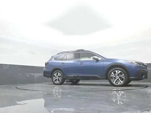 Used 2022 Subaru Outback Touring XT AWD/4WD image 32