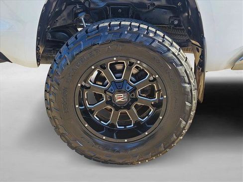 Used 2018 Toyota Tundra SR5 AWD/4WD image 23