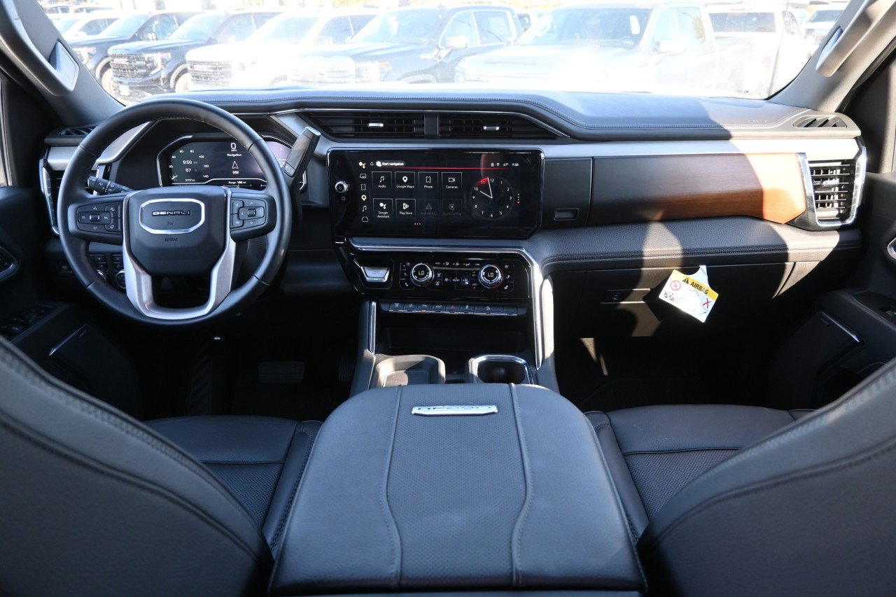 Used 2025 GMC Sierra 2500 Denali AWD/4WD image 7