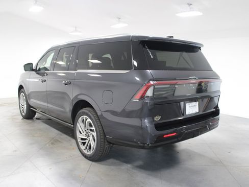New 2025 Lincoln Navigator L Reserve image 6
