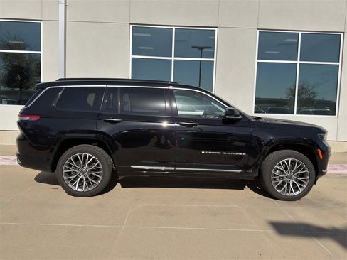 New 2025 Jeep Grand Cherokee L Summit image 4