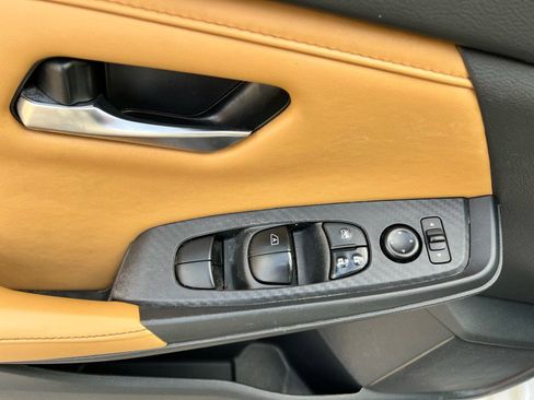 Used 2023 Nissan Sentra SV w/ SV Premium Package image 7