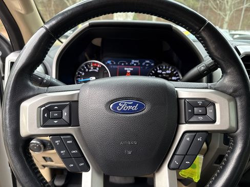 Used 2021 Ford F250 Lariat w/ Chrome Package image 25