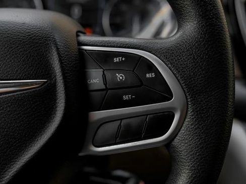 Used 2018 Chrysler Pacifica Touring Plus w/ Tire & Wheel Group image 16