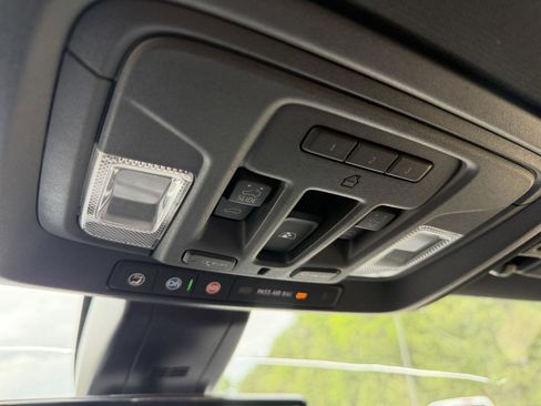 Used 2022 GMC Sierra 2500 AT4 w/ AT4 Premium Plus Package image 18