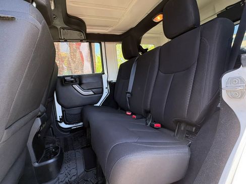 Used 2018 Jeep Wrangler Unlimited Sport S AWD/4WD image 23