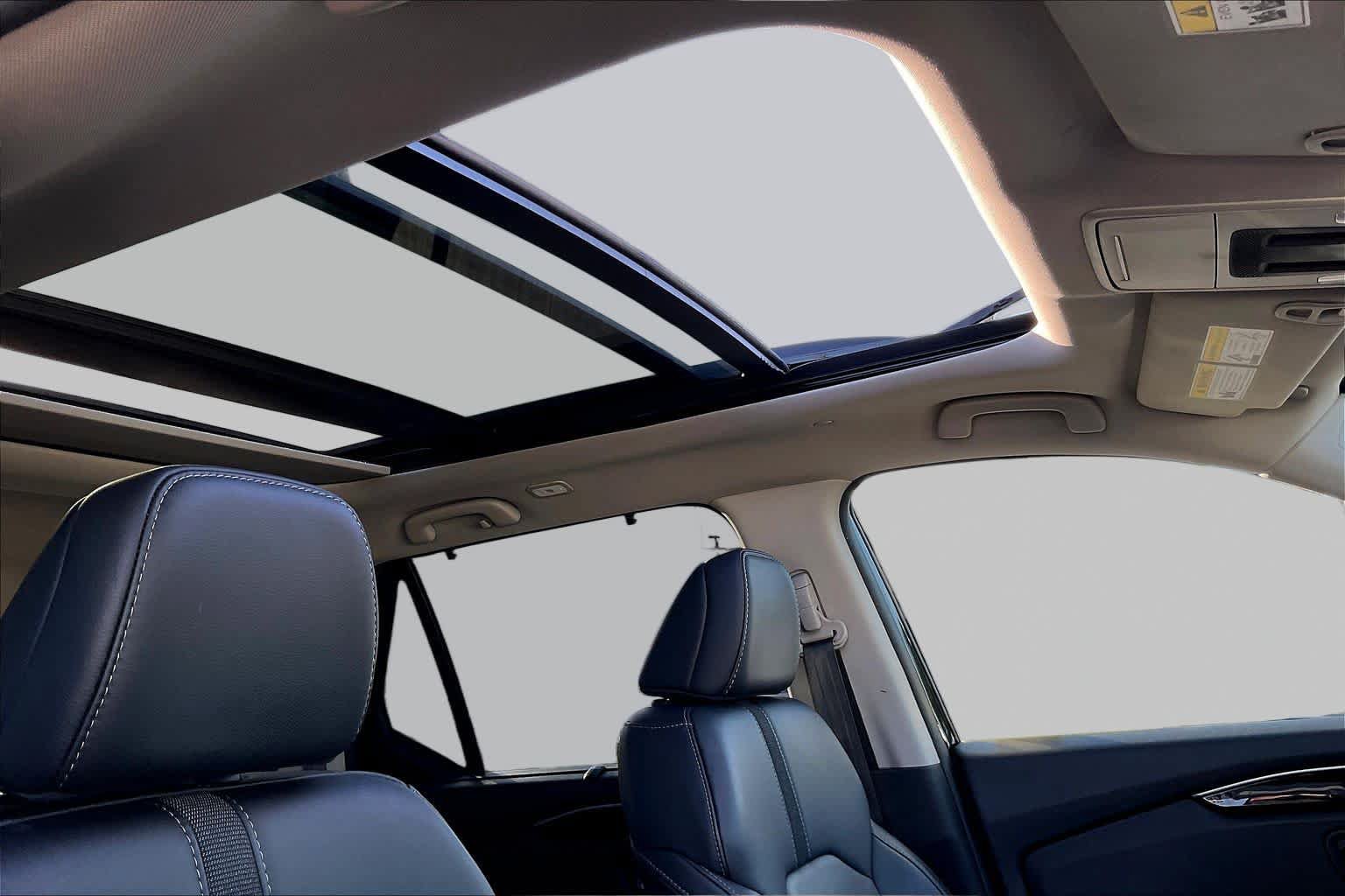 Used 2024 Honda Pilot Touring image 13