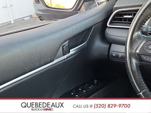Used 2020 Toyota Camry SE w/ Convenience Package FWD image 20