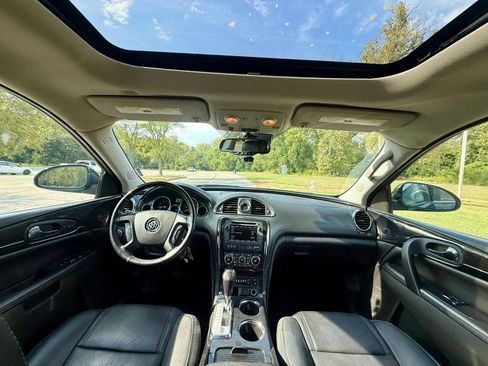 Used 2017 Buick Enclave Premium w/ Experience Buick Package FWD image 16