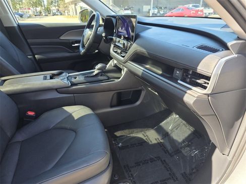 Certified 2024 Toyota Grand Highlander XLE image 13