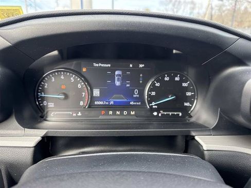 Used 2020 Ford Explorer XLT w/ Equipment Group 202A AWD/4WD image 35