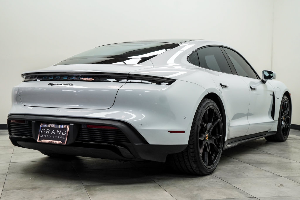Used 2022 Porsche Taycan GTS AWD/4WD image 13