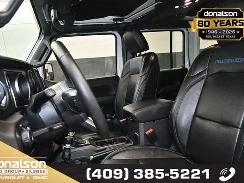 Used 2023 Jeep Wrangler Unlimited Rubicon 4xe w/ Cold Weather Group AWD/4WD image 9