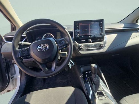 Used 2020 Toyota Corolla LE image 25