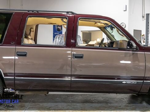 Used 1997 Chevrolet Suburban 2WD w/ Preferred Equipment Group 3 image 26