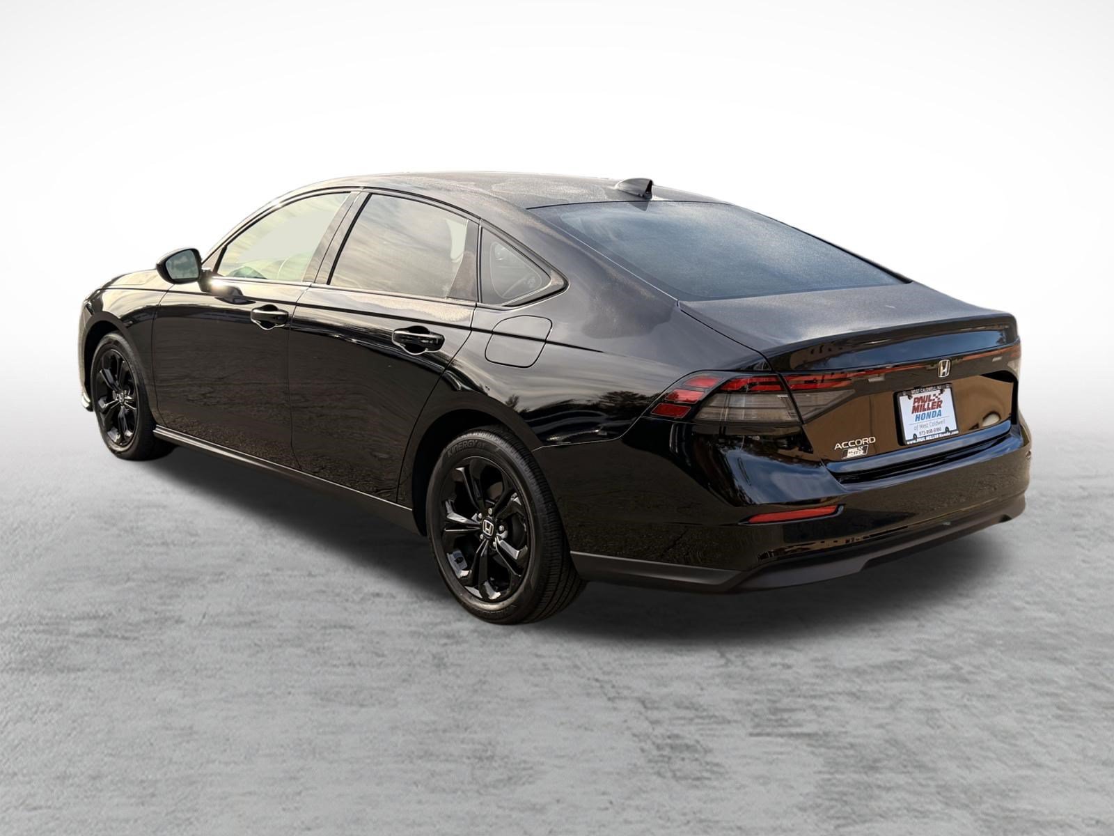 Used 2025 Honda Accord SE image 4