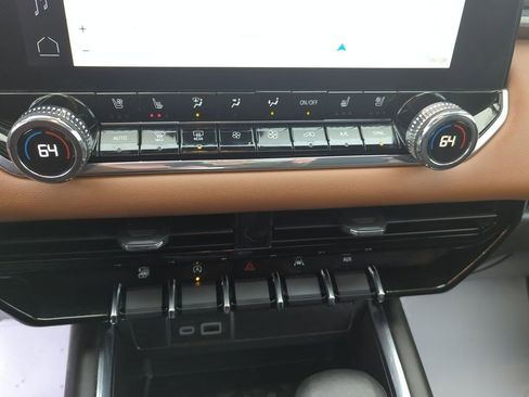 Used 2023 GMC Canyon AT4 w/ AT4 Premium Package image 26