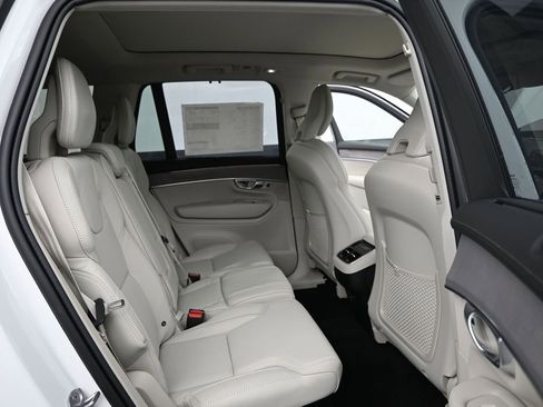 New 2026 Volvo XC90 B6 Ultra w/ Protection Package AWD/4WD image 17