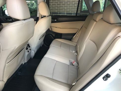 Used 2017 Subaru Outback 2.5i Limited image 7