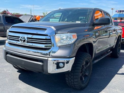 Used 2017 Toyota Tundra SR5 w/ SR5 Upgrade Package AWD/4WD image 4