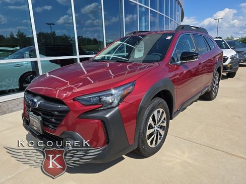 Used 2025 Subaru Outback Premium image 6