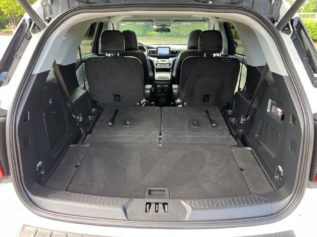 Certified 2023 Ford Explorer XLT w/ Equipment Group 202A AWD/4WD image 29