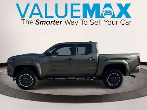 Used 2025 Toyota Tacoma TRD Sport AWD/4WD image 6
