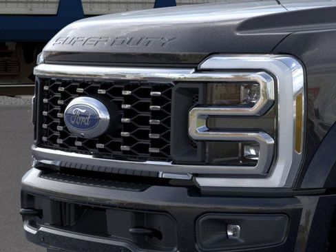 New 2026 Ford F450 Platinum image 18