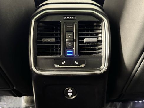 Used 2023 Porsche Macan w/ Premium Package Plus AWD/4WD image 36