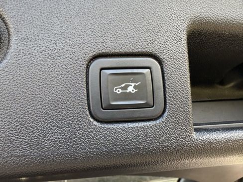 Used 2020 Chevrolet Equinox LT w/ Midnight Edition image 24