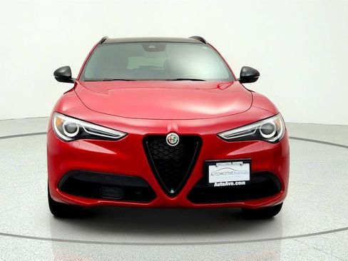 Used 2022 Alfa Romeo Stelvio Veloce AWD/4WD image 2