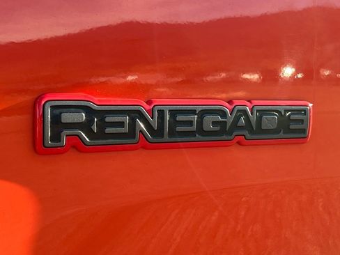 Used 2019 Jeep Renegade Trailhawk w/ Cold Weather Group II image 32