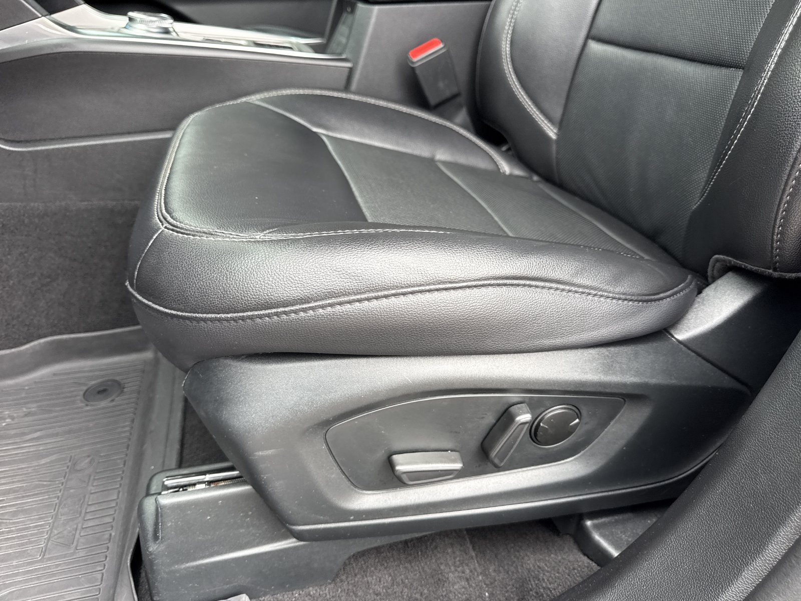 Used 2024 Ford Explorer Limited RWD image 20