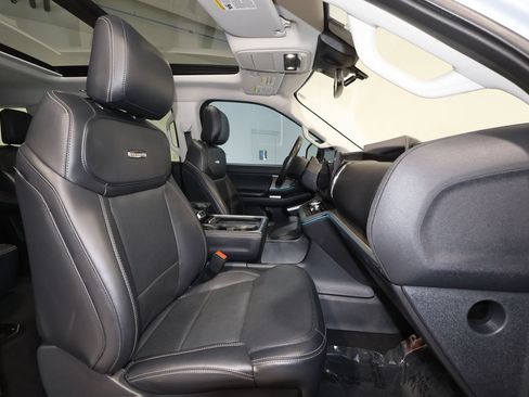 Used 2025 Ford Expedition Platinum AWD/4WD image 28
