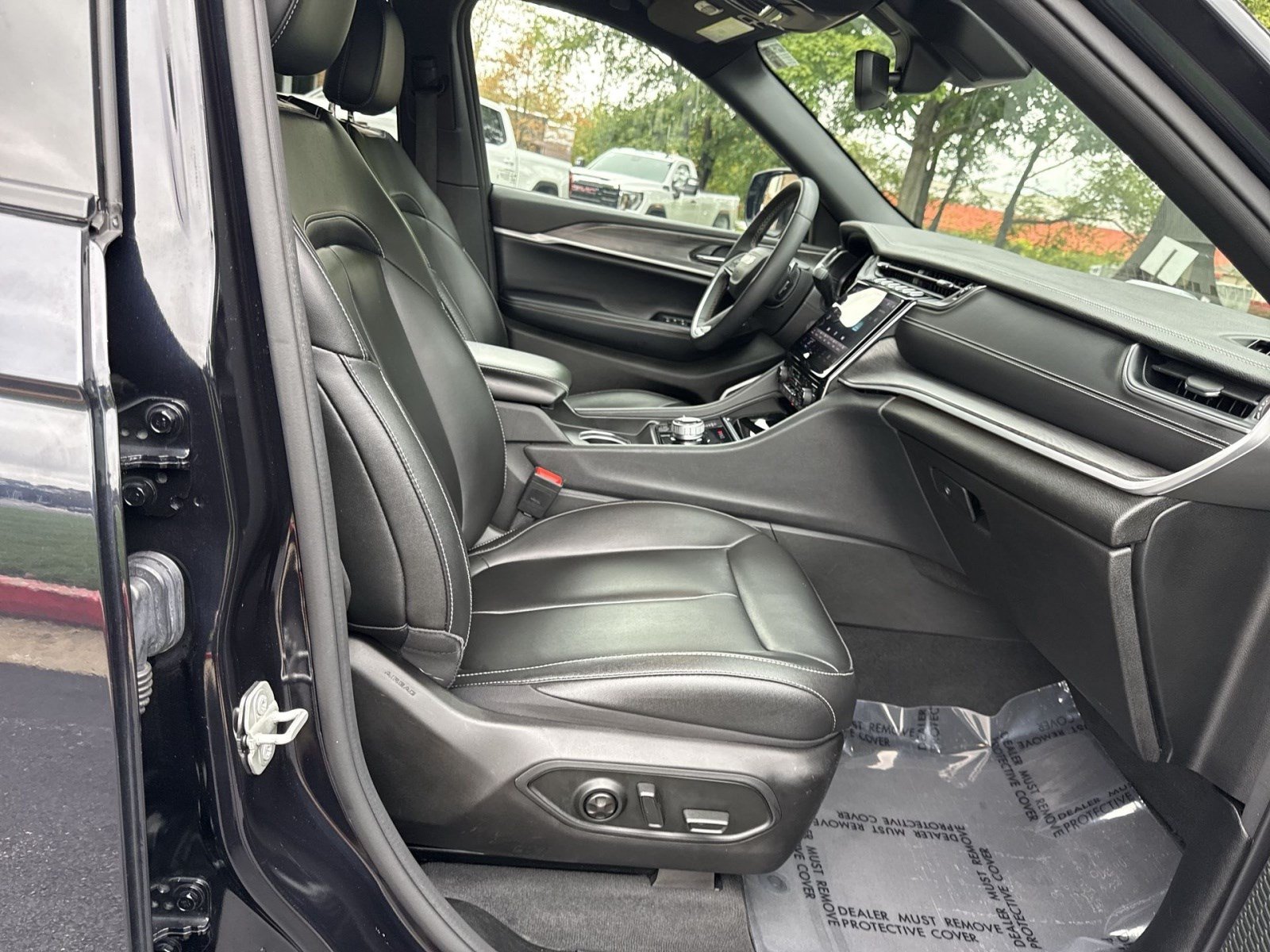 Used 2024 Jeep Grand Cherokee Limited 4xe AWD/4WD image 25