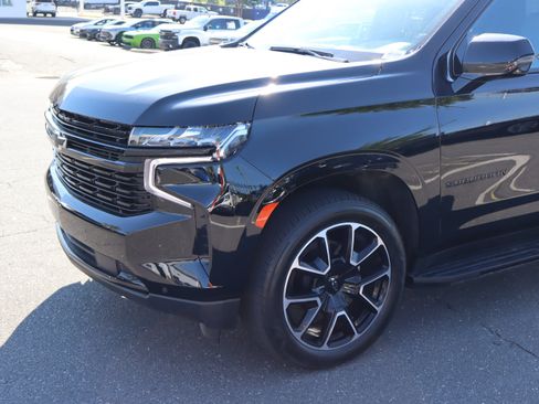 Used 2024 Chevrolet Suburban RST w/ Luxury Package AWD/4WD image 6