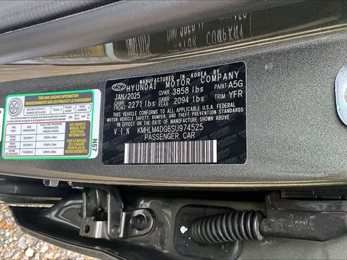 Used 2025 Hyundai Elantra Sport FWD image 33